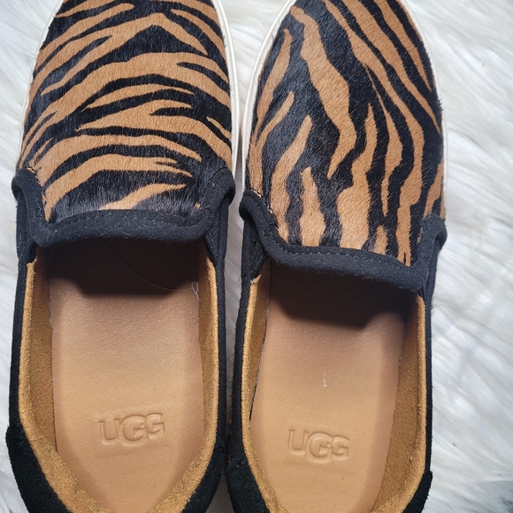 Ugg slip ons - Picture 5 of 6